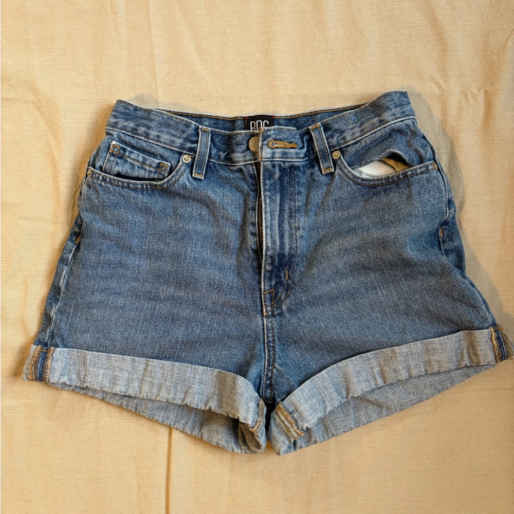 BDG Urban Outfitters Mom High-Rise Blue Jean Shorts - Size 27
